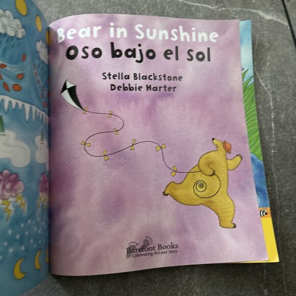 Bear in Sunshine / Oso bajo el sol [English and Spanish Edition] Blackstone, S - Picture 7 of 9